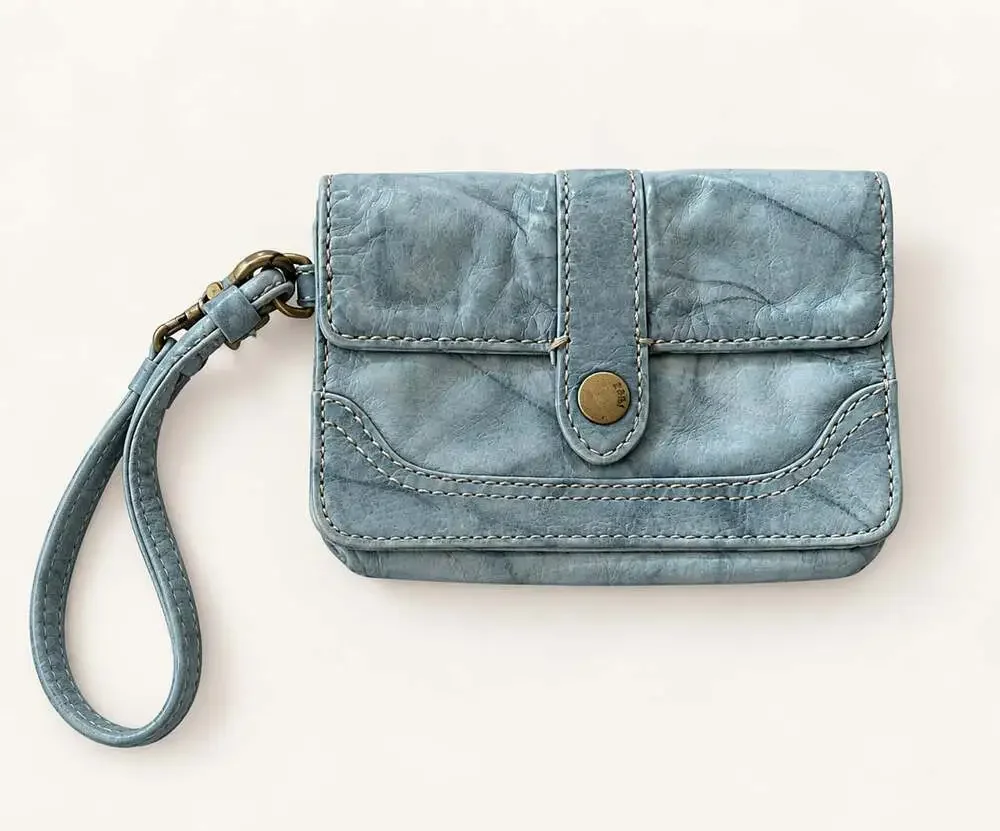 Frye Leather Wristlet Wallet Blue. (L1)